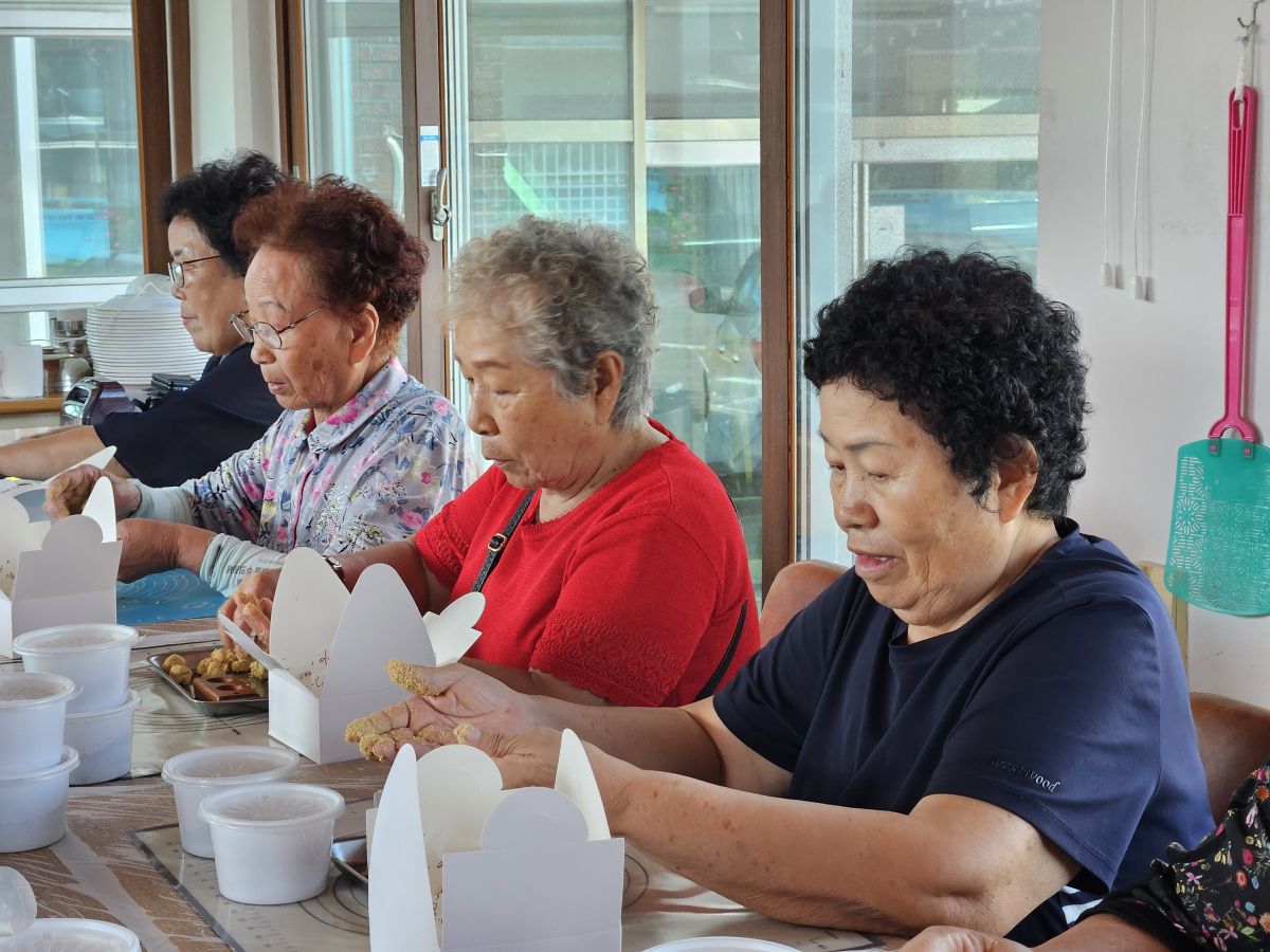 [상담] 장애인과 비장애인이 함께하는 찾아가는 푸드테라피 5회차 활동 '다식 만들기'