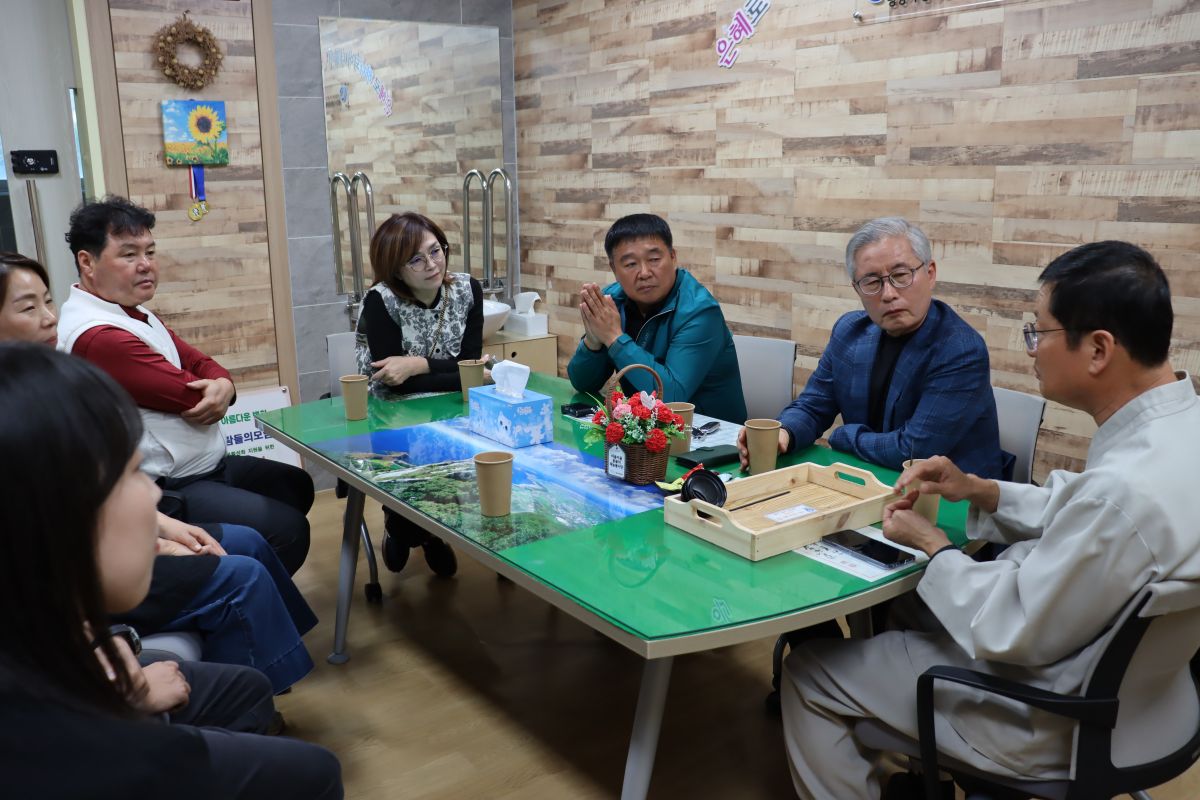 신나는사람들의모임(신사모), 후원금 전달식 진행