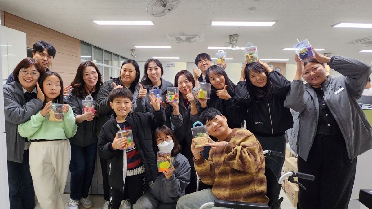 백운산지역아동센터, 직접 만든 다육이화분 기증