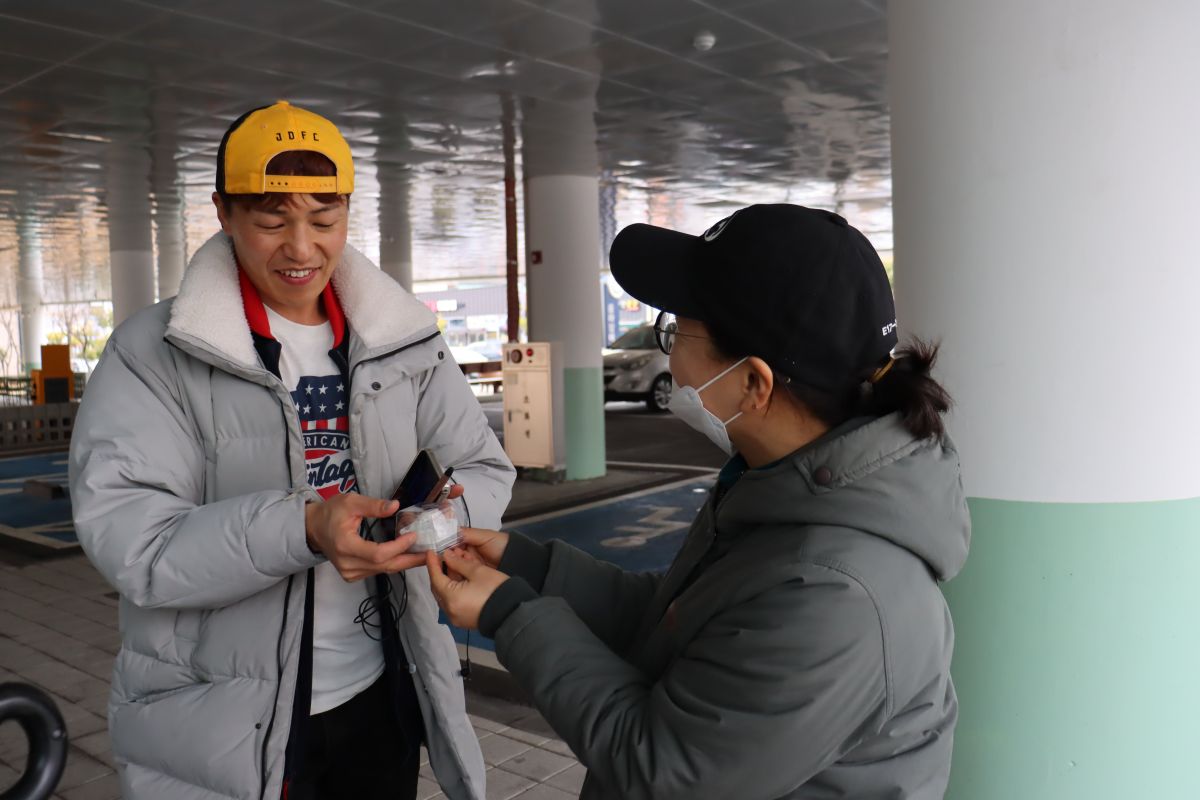 별하당, 수제 딸기모찌 100개 후원전달식 진행