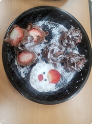 성인주간보호2반~~딸기쵸코 케익 만들기를 했어요